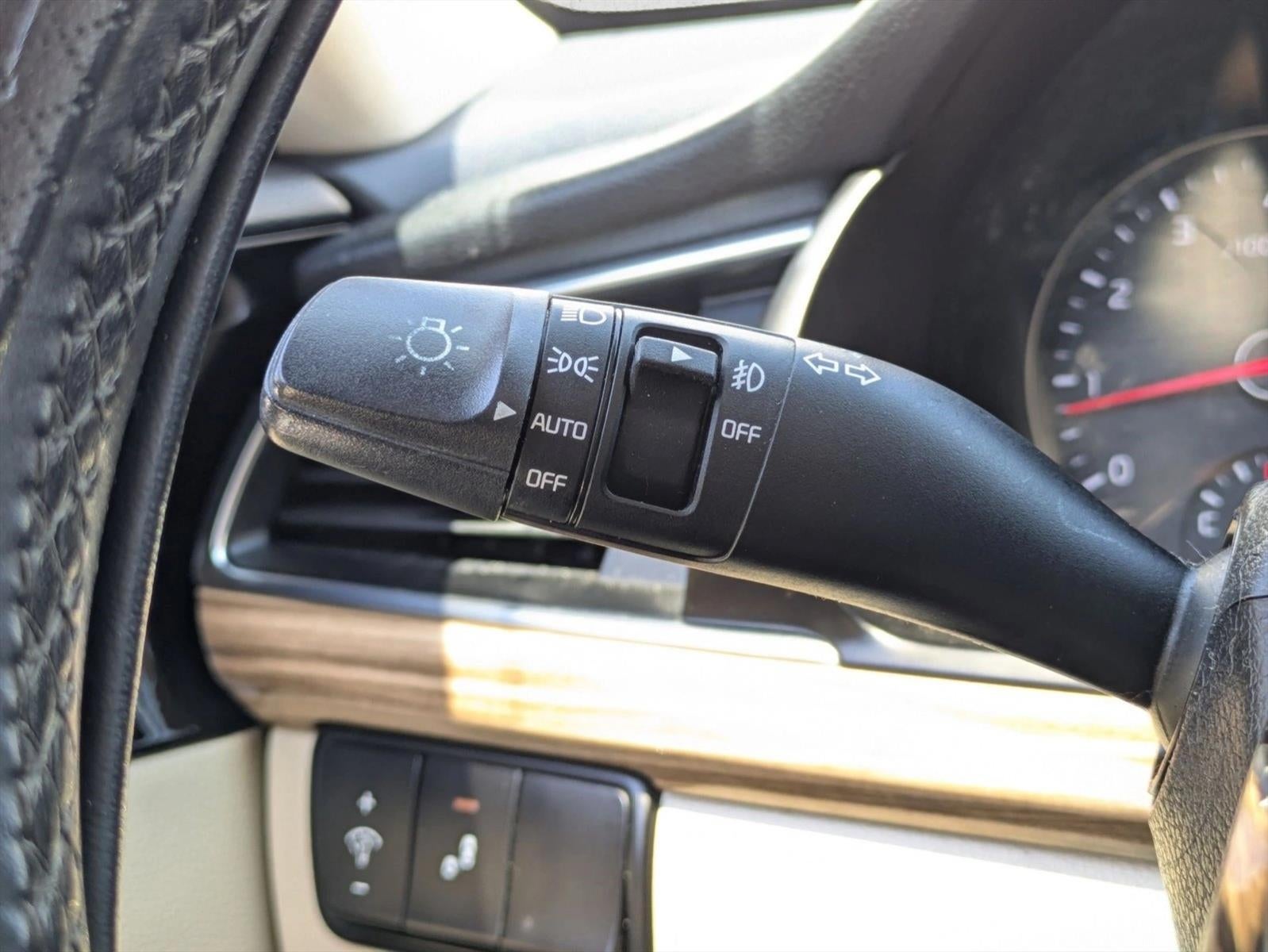 2017 Kia Cadenza Premium Sedan