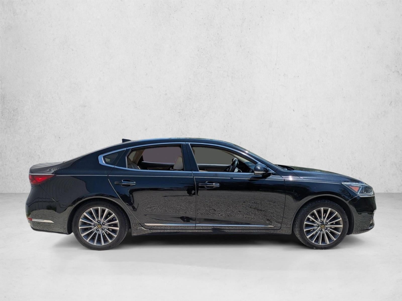 2017 Kia Cadenza Premium Sedan