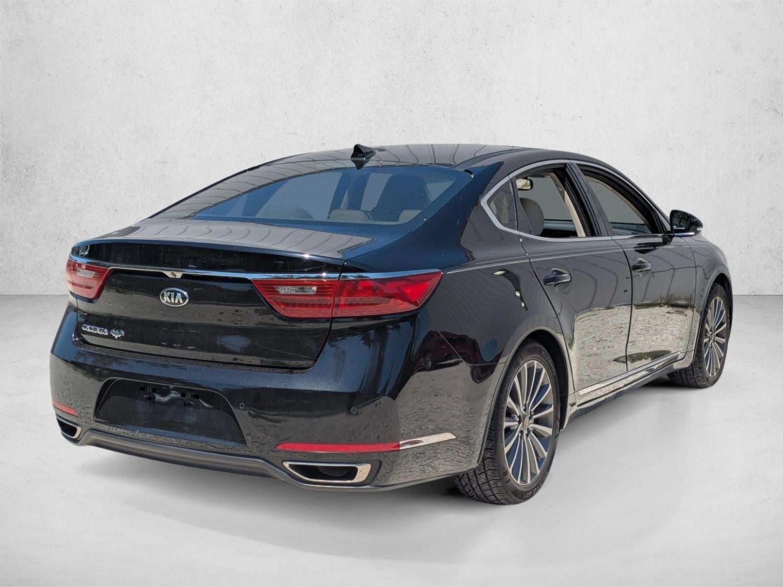 2017 Kia Cadenza Premium Sedan