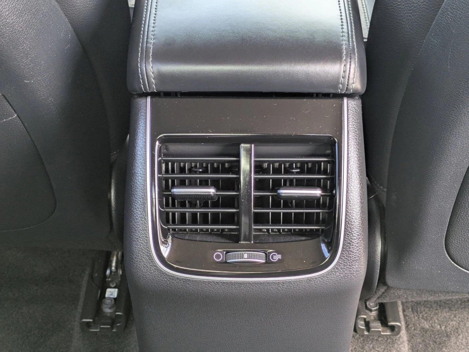 2017 Kia Cadenza Premium Sedan