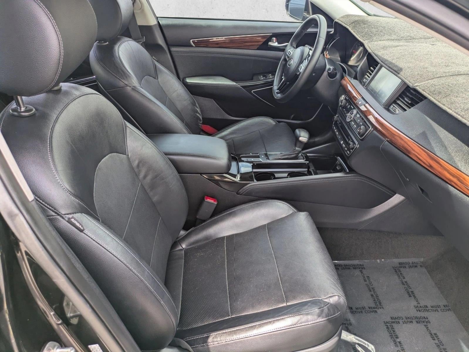 2017 Kia Cadenza Premium Sedan