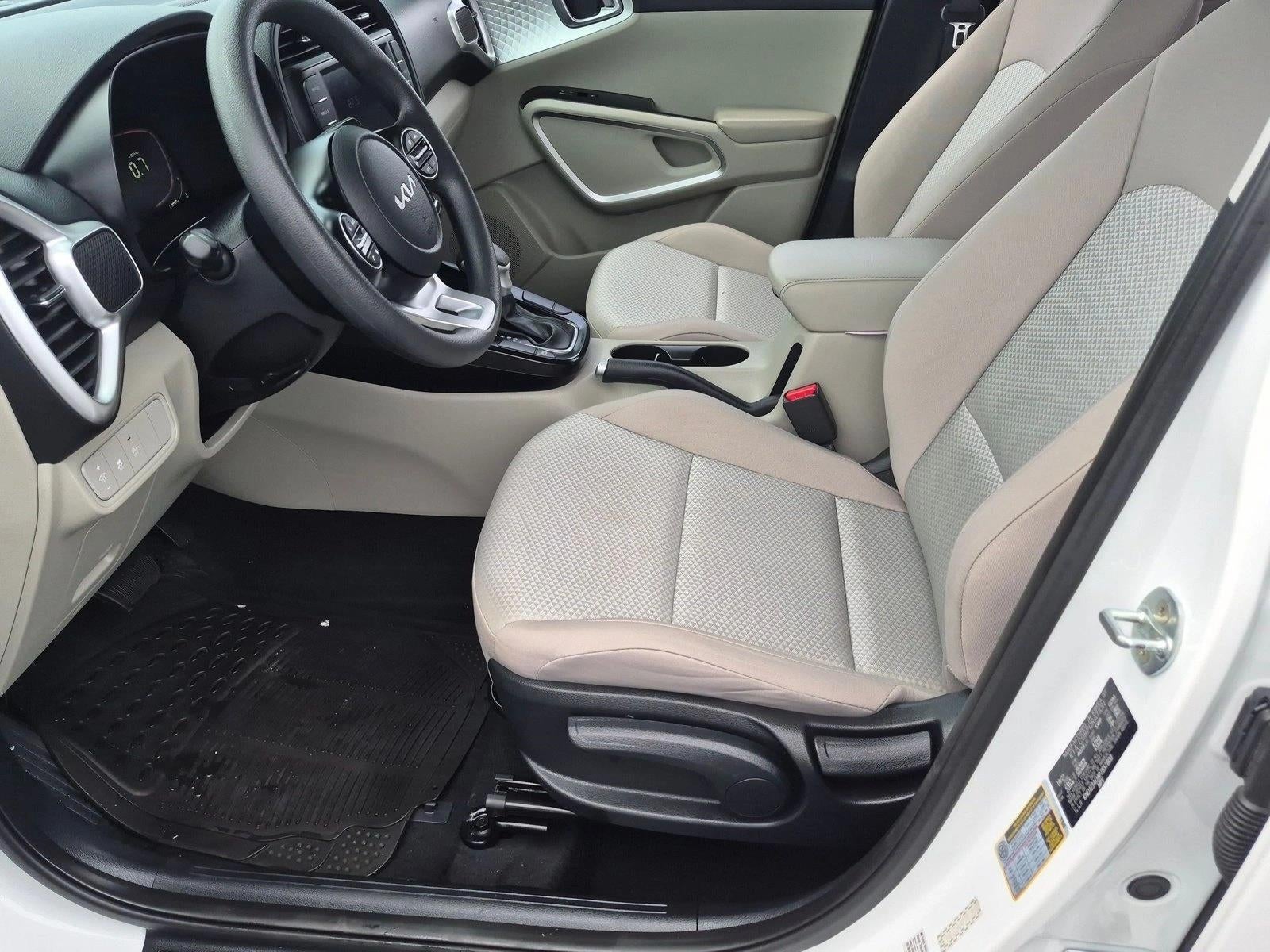2023 Kia Soul LX IVT
