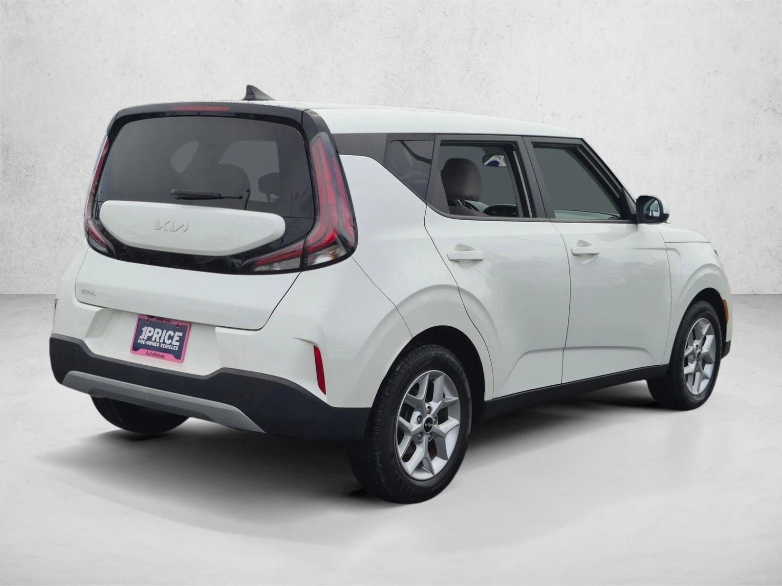 2023 Kia Soul LX IVT