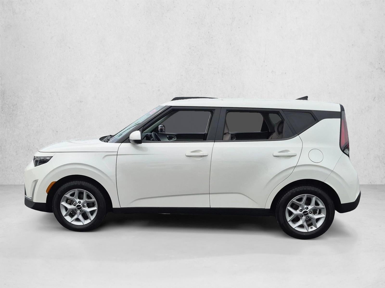 2023 Kia Soul LX IVT