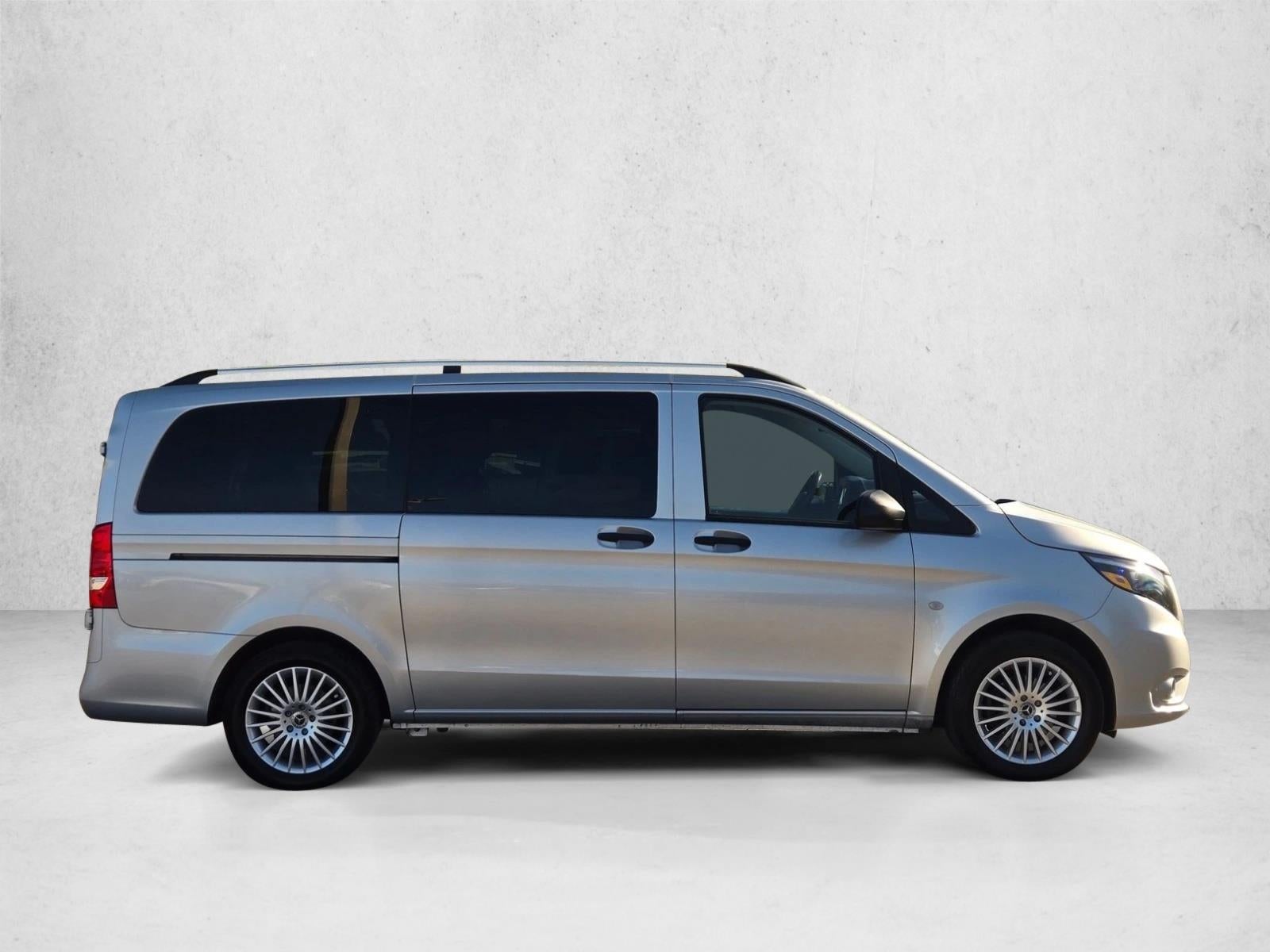 2021 Mercedes-Benz Metris Passenger Van Standard Roof 126" Wheelbase