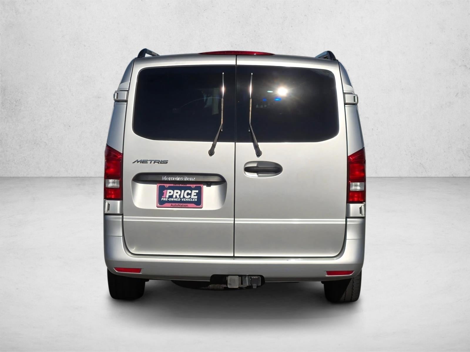 2021 Mercedes-Benz Metris Passenger Van Standard Roof 126" Wheelbase