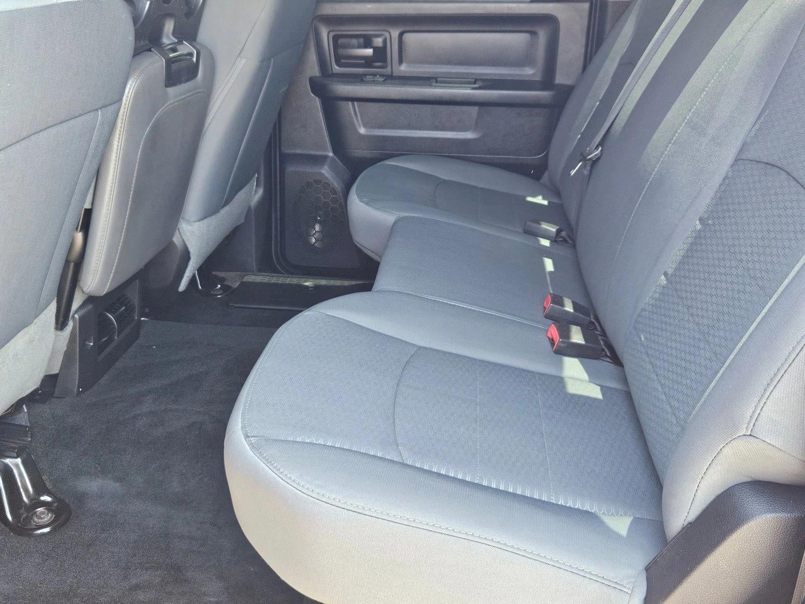 2014 RAM 1500 2WD Crew Cab 5.7 Ft Box Express