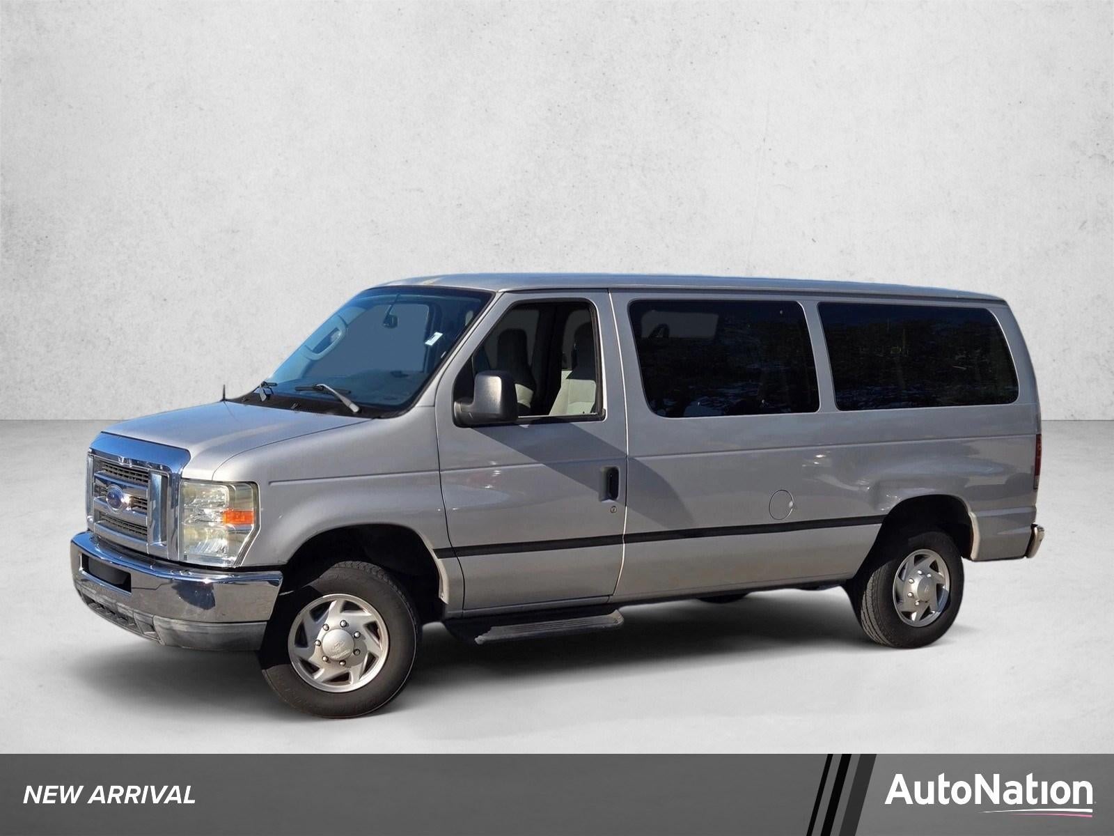 2013 Ford Econoline Wagon E-350 Super Duty XLT