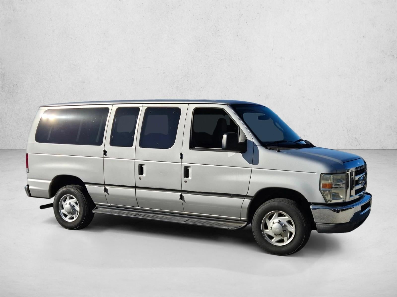 2013 Ford Econoline Wagon E-350 Super Duty XLT