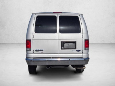 2013 Ford Econoline Wagon E-350 Super Duty XLT