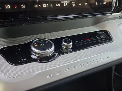 2025 Ford Expedition Active 4x2