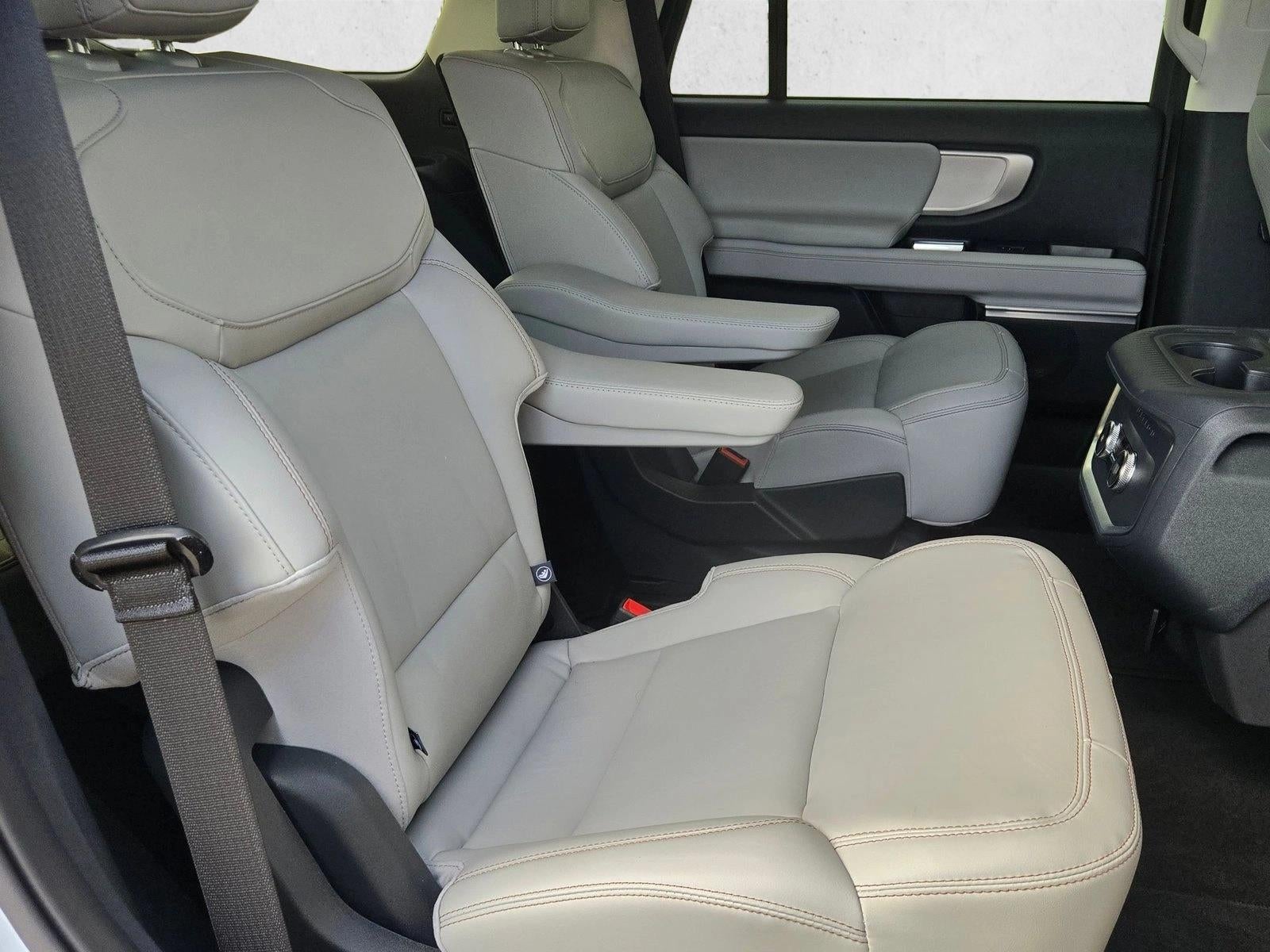 2025 Ford Expedition Active 4x2