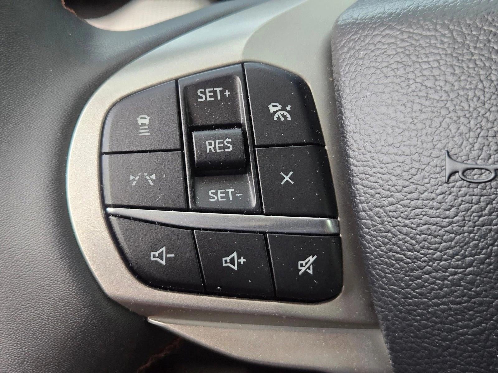 2025 Ford Explorer Active RWD