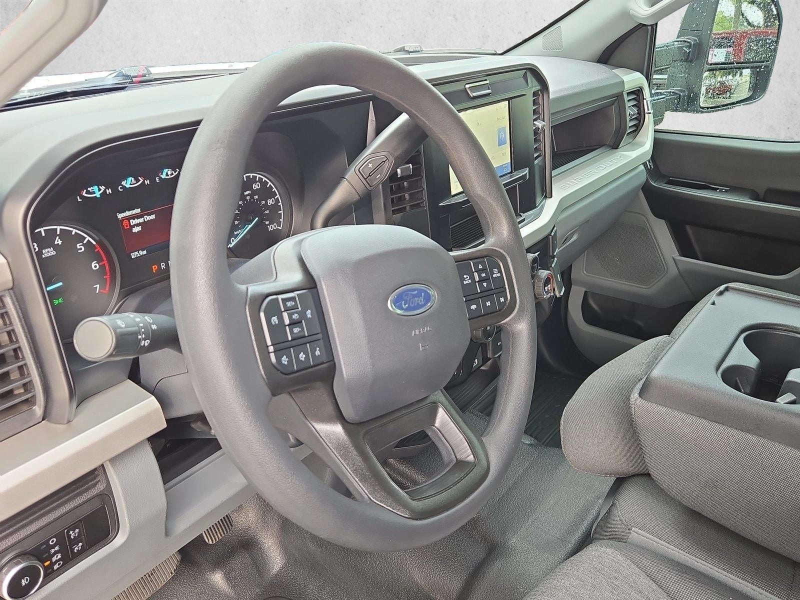 2025 Ford Super Duty F-250 SRW XL 4WD Crew Cab 6.75' Box