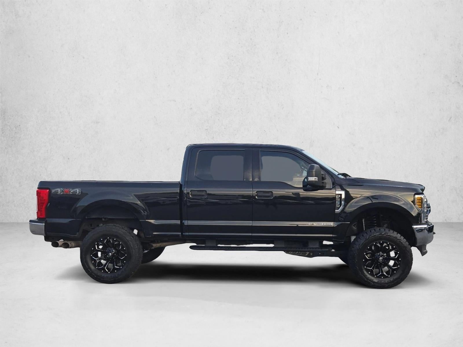 2019 Ford Super Duty F-250 SRW XLT 4WD Crew Cab 6.75' Box