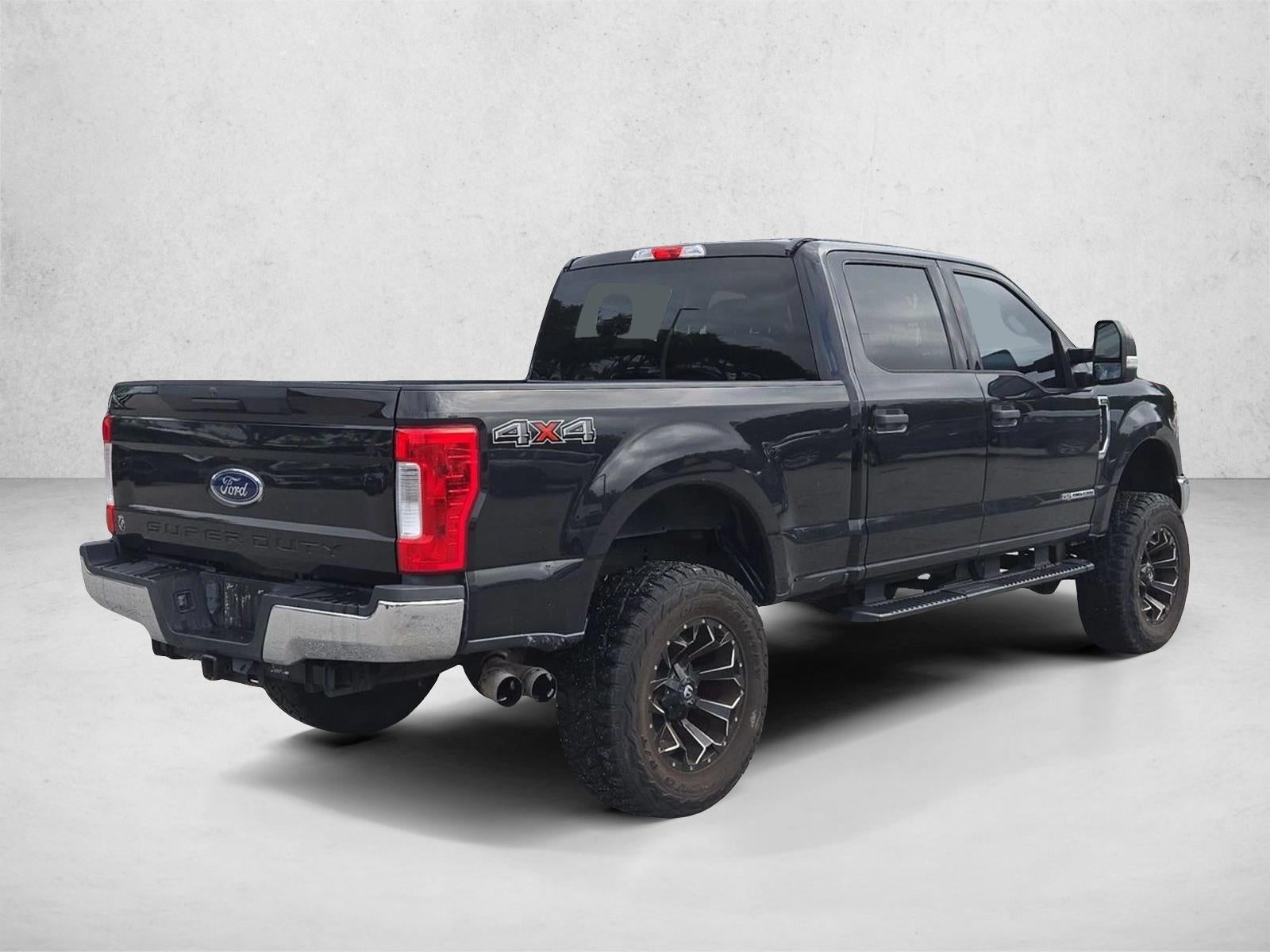 2019 Ford Super Duty F-250 SRW XLT 4WD Crew Cab 6.75' Box