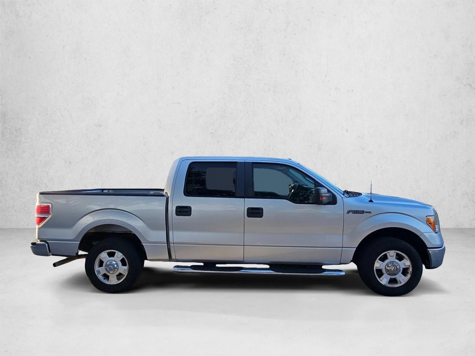 2010 Ford F-150 2WD SuperCrew 5-1/2 Ft Box XLT