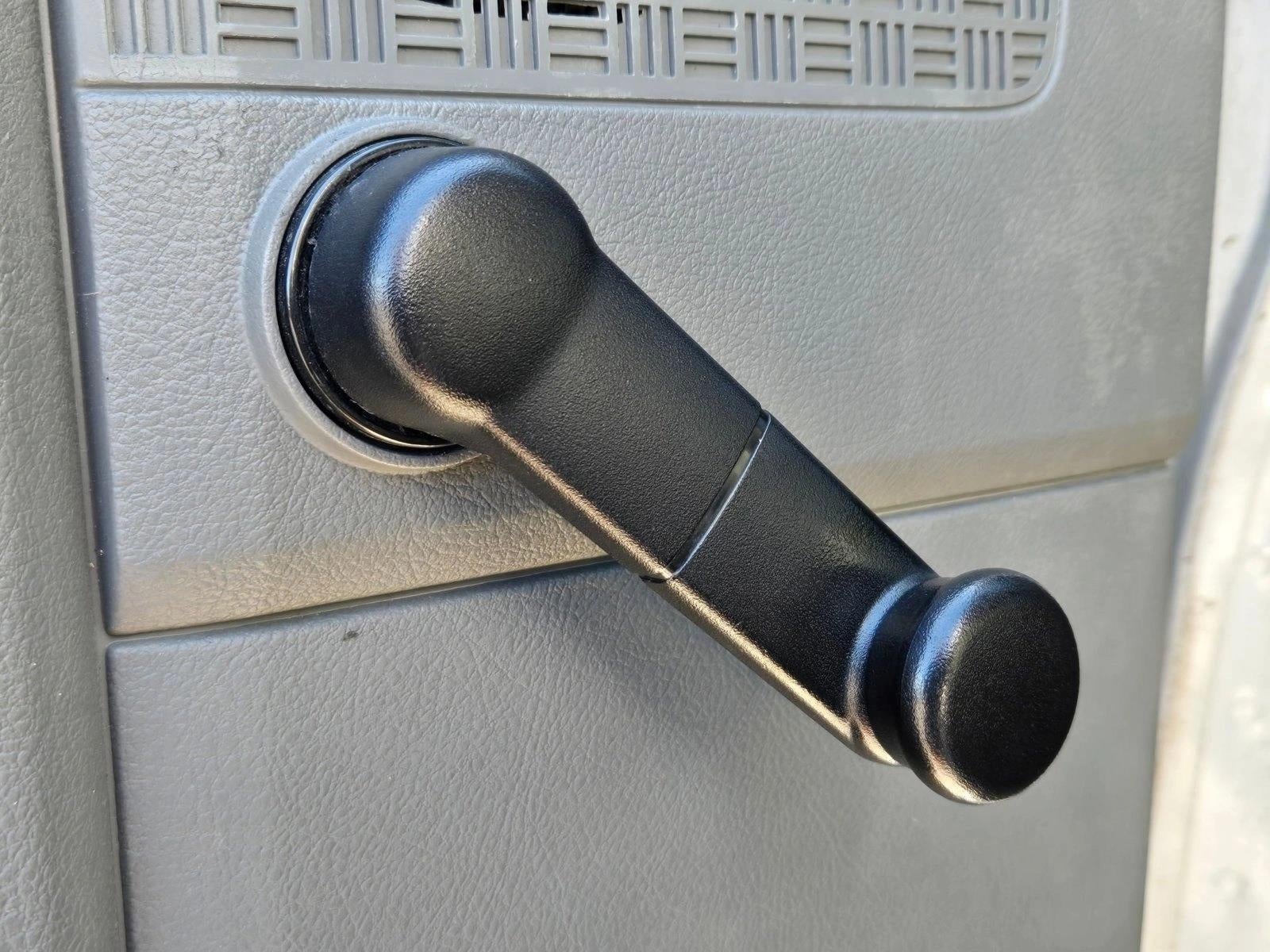 2009 Ford Econoline Cargo Van E-150 Commercial