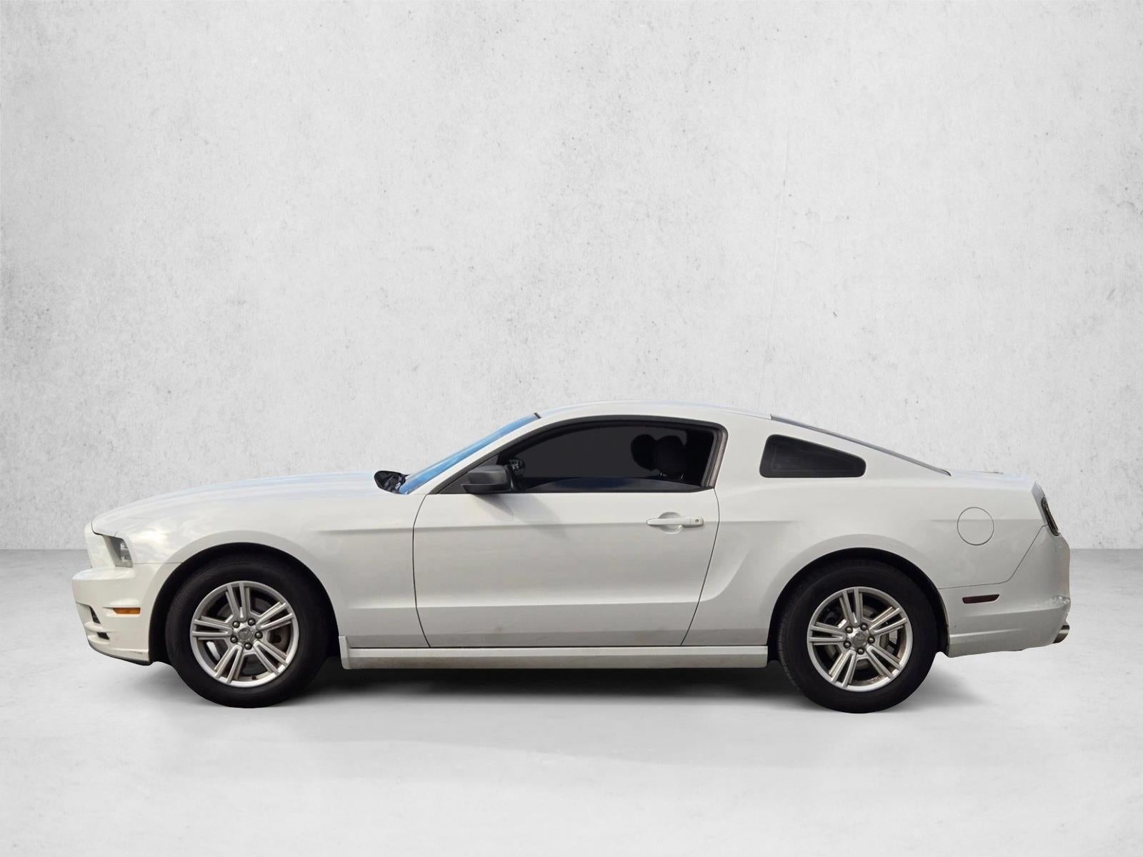 2014 Ford Mustang 2dr Cpe V6