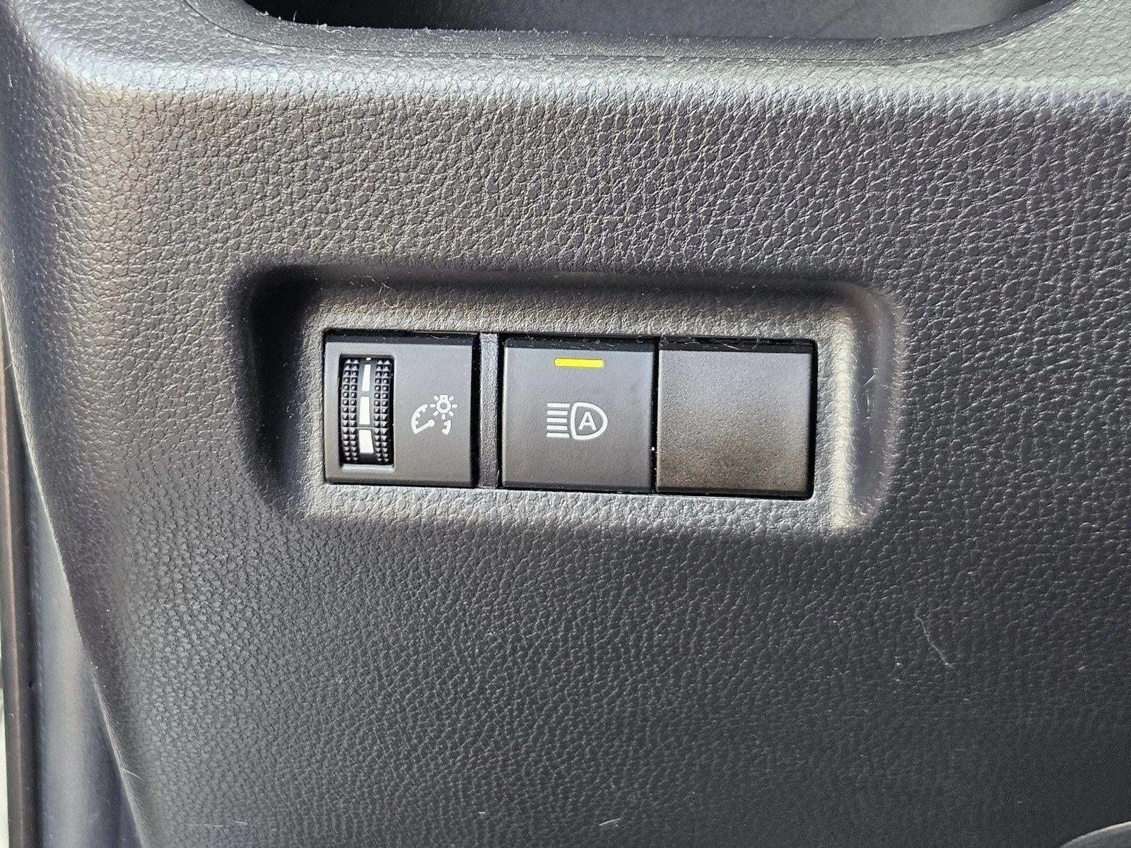 2021 Toyota RAV4 LE FWD (GS)