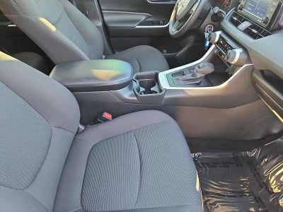 2021 Toyota RAV4 LE FWD (GS)