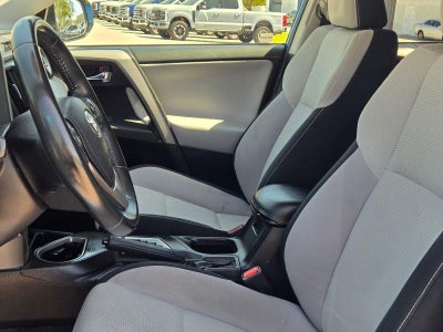 2017 Toyota RAV4 XLE FWD (GS)