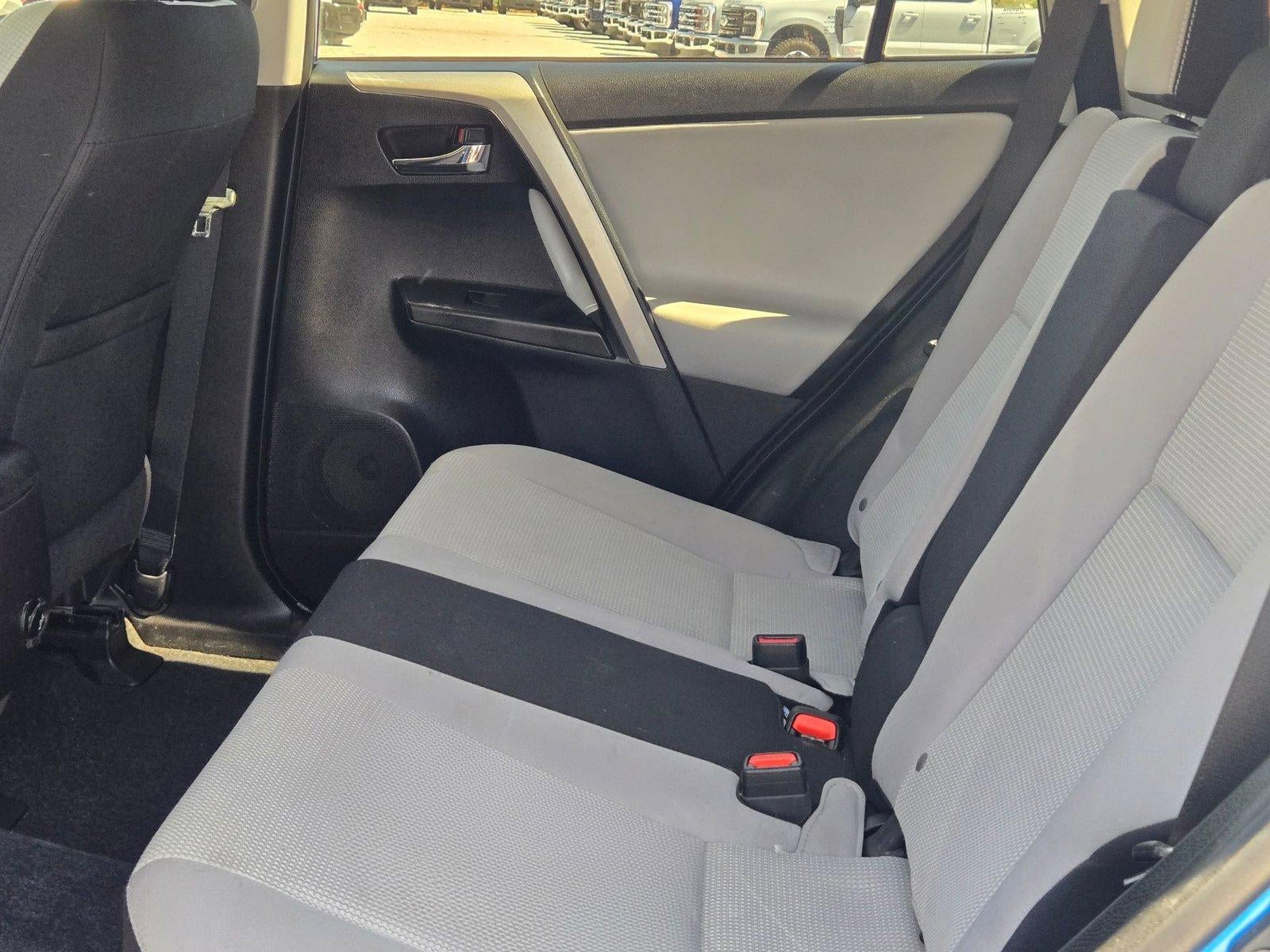 2017 Toyota RAV4 XLE FWD (GS)