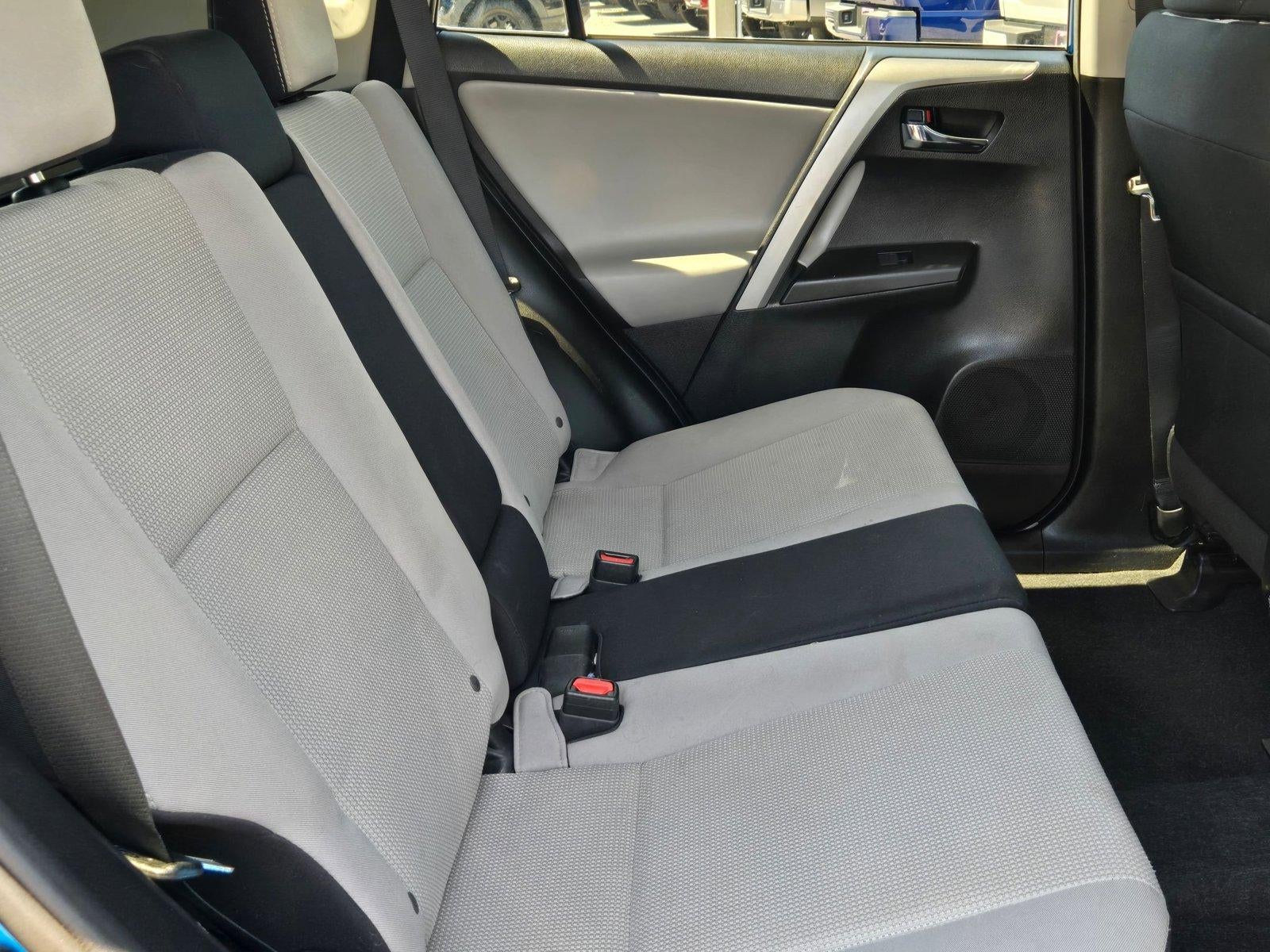 2017 Toyota RAV4 XLE FWD (GS)