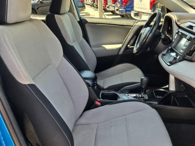 2017 Toyota RAV4 XLE FWD (GS)