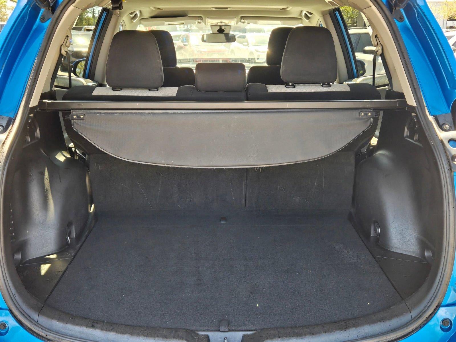 2017 Toyota RAV4 XLE FWD (GS)