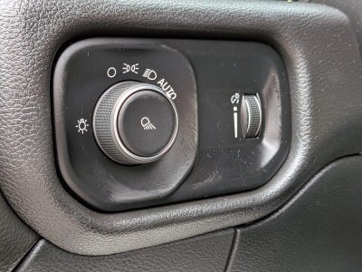 2022 RAM 3500 Tradesman 4x4 Crew Cab 8' Box