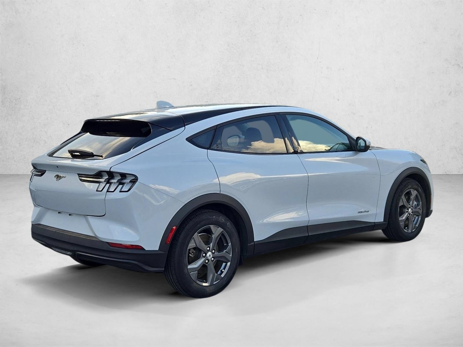 2022 Ford Mustang Mach-E Select RWD