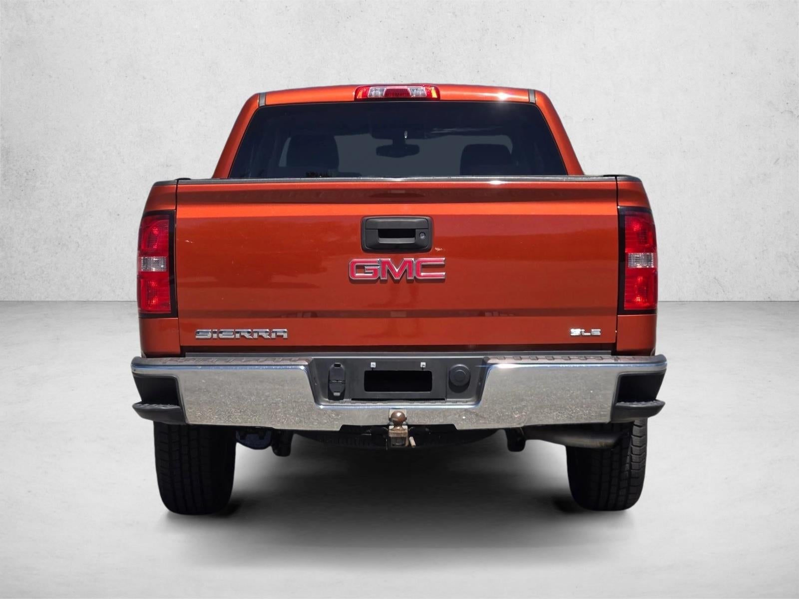 2015 GMC Sierra 1500 Crew Cab Short Box 2-Wheel Drive SLE