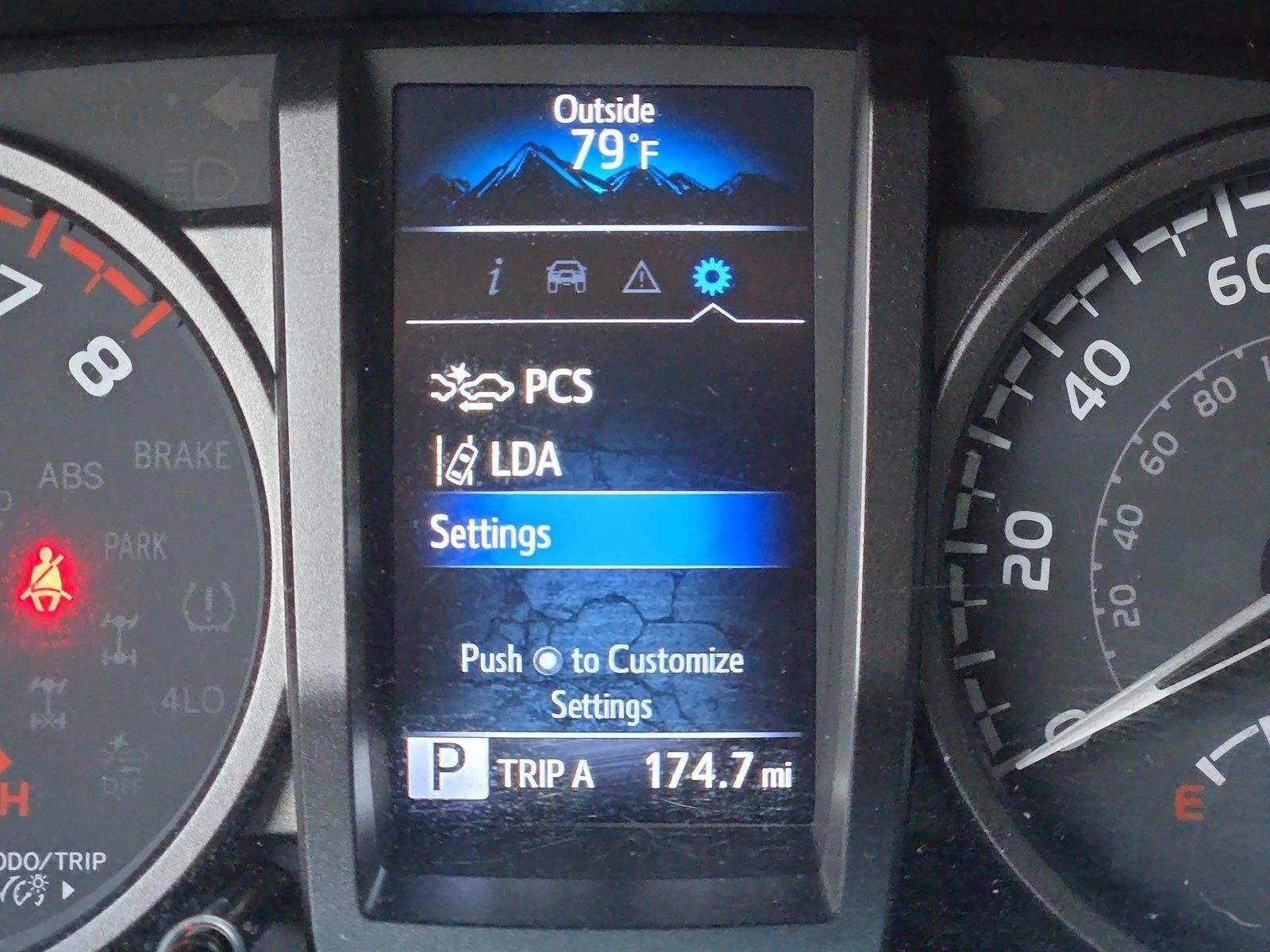 2022 Toyota Tacoma 2WD 2WD TRD Off Road Double Cab 5' Bed V6 AT (Natl)