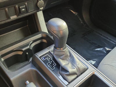 2022 Toyota Tacoma 2WD 2WD SR Double Cab 5' Bed I4 AT (GS)