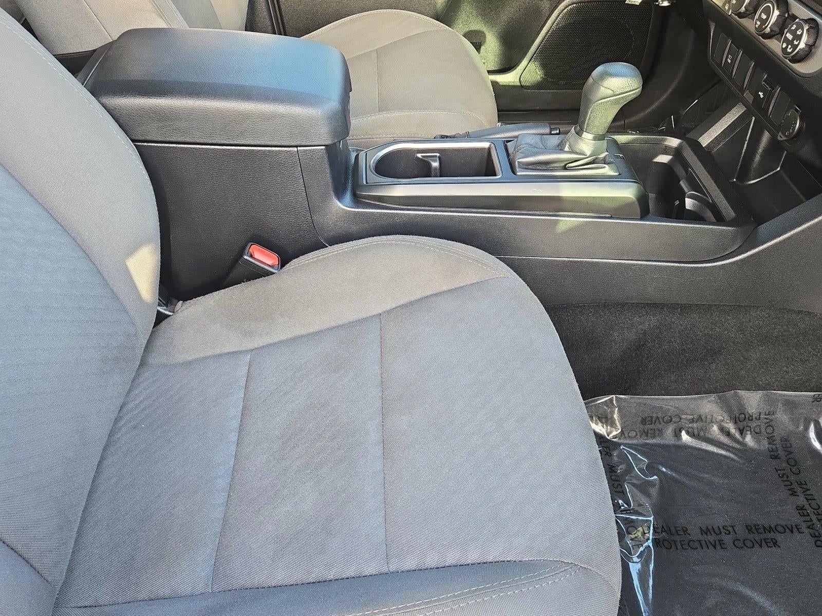 2022 Toyota Tacoma 2WD 2WD SR Double Cab 5' Bed I4 AT (GS)