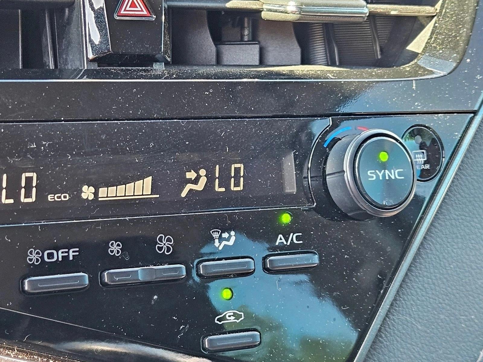2022 Toyota Camry LE Auto (SE)