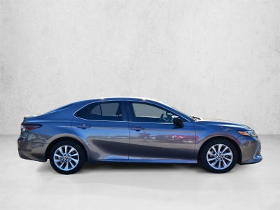 2022 Toyota Camry LE Auto (SE)