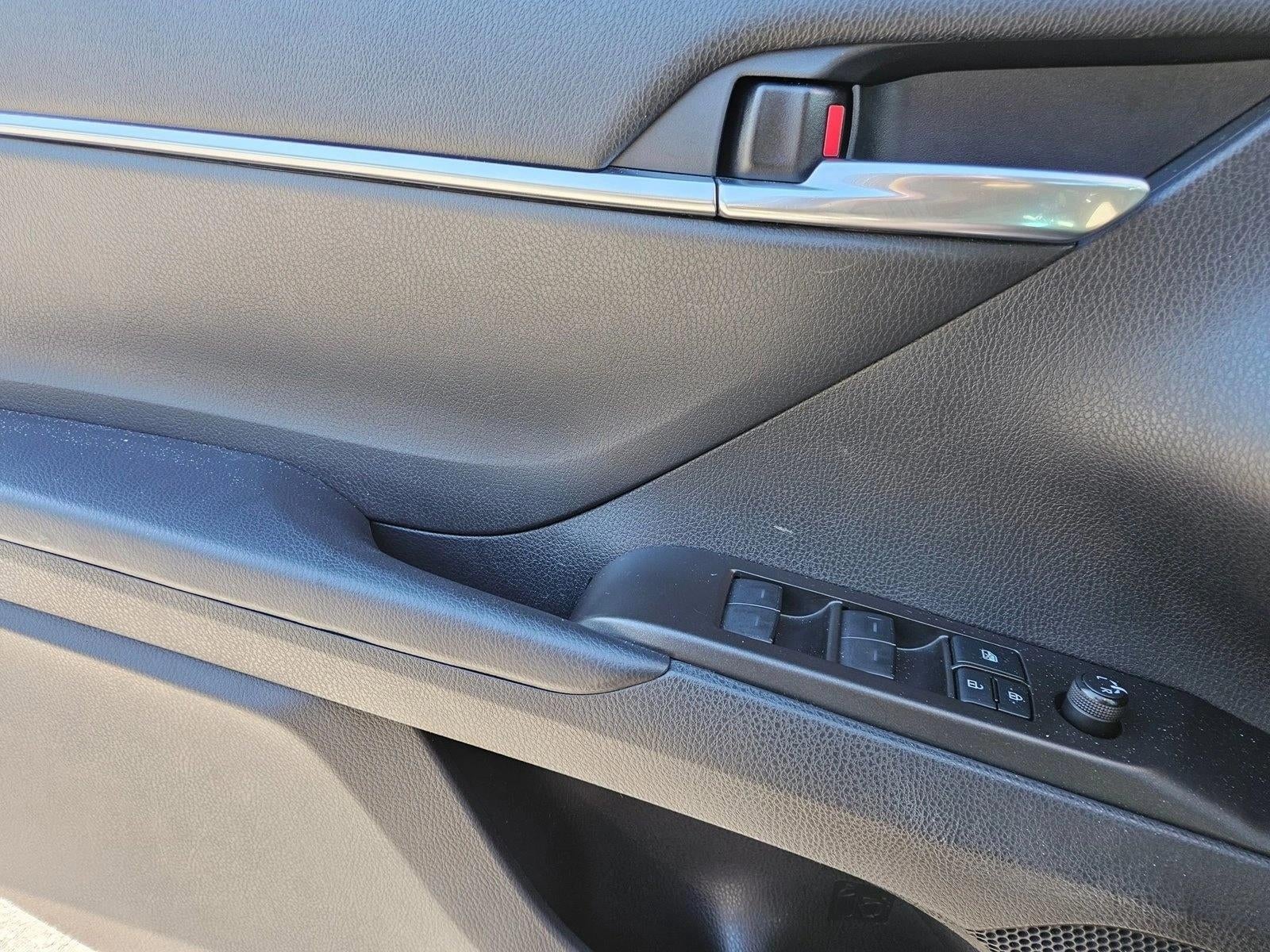 2022 Toyota Camry LE Auto (SE)