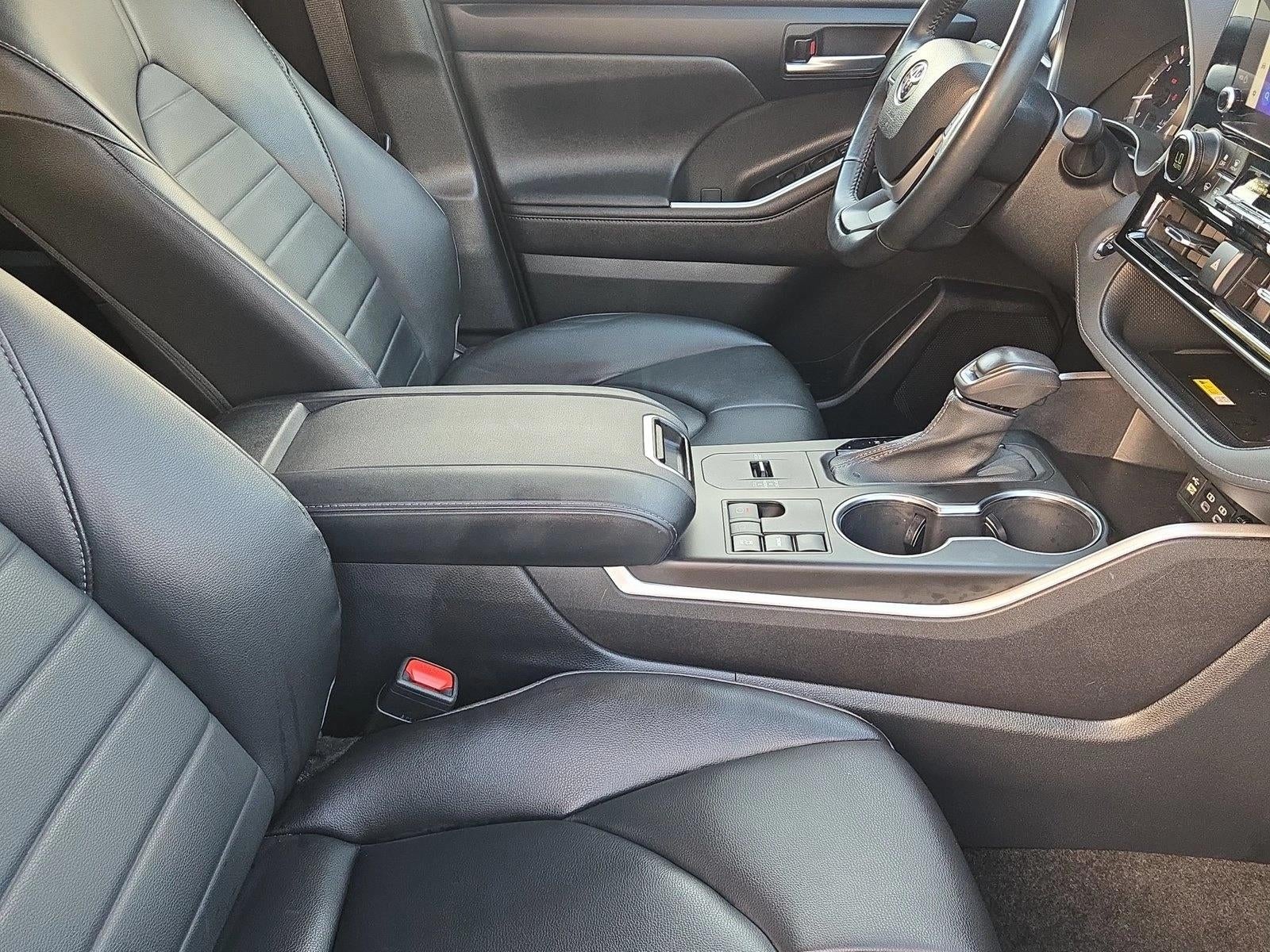 2023 Toyota Highlander XLE FWD (Natl)