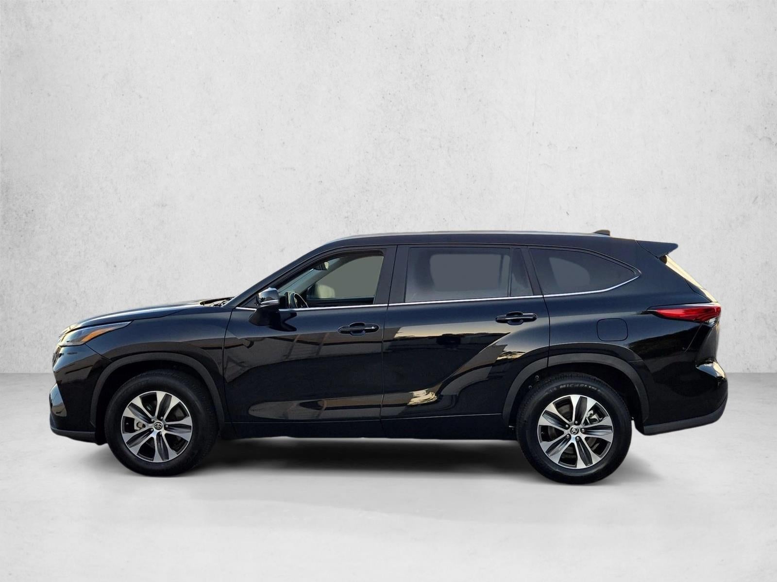 2023 Toyota Highlander XLE FWD (Natl)
