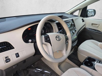 2011 Toyota Sienna 5dr 8-Pass Van V6 LE FWD (Natl)
