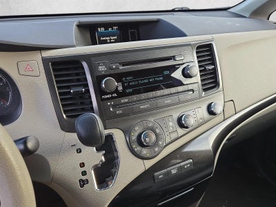 2011 Toyota Sienna 5dr 8-Pass Van V6 LE FWD (Natl)