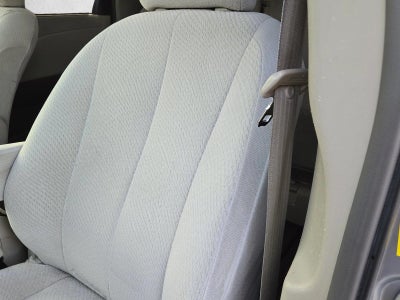 2011 Toyota Sienna 5dr 8-Pass Van V6 LE FWD (Natl)