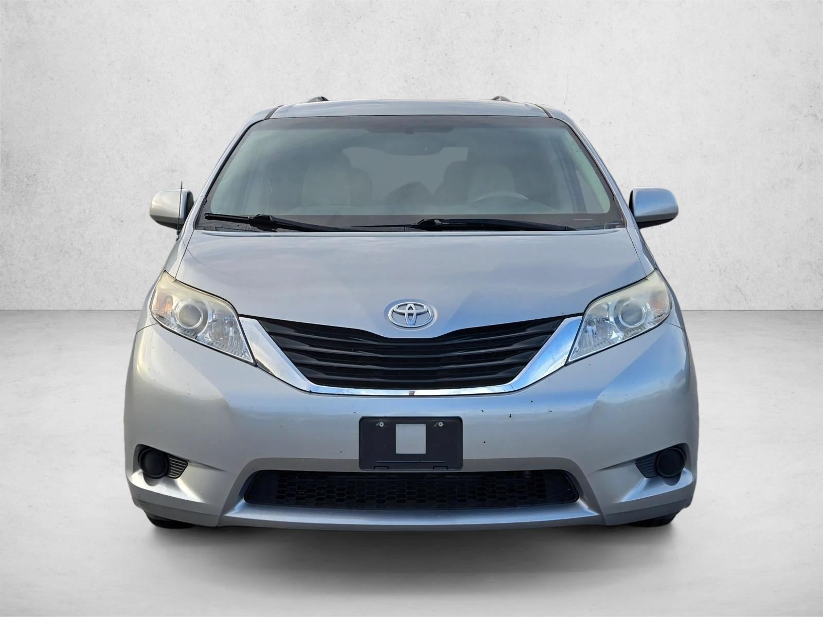 2011 Toyota Sienna 5dr 8-Pass Van V6 LE FWD (Natl)