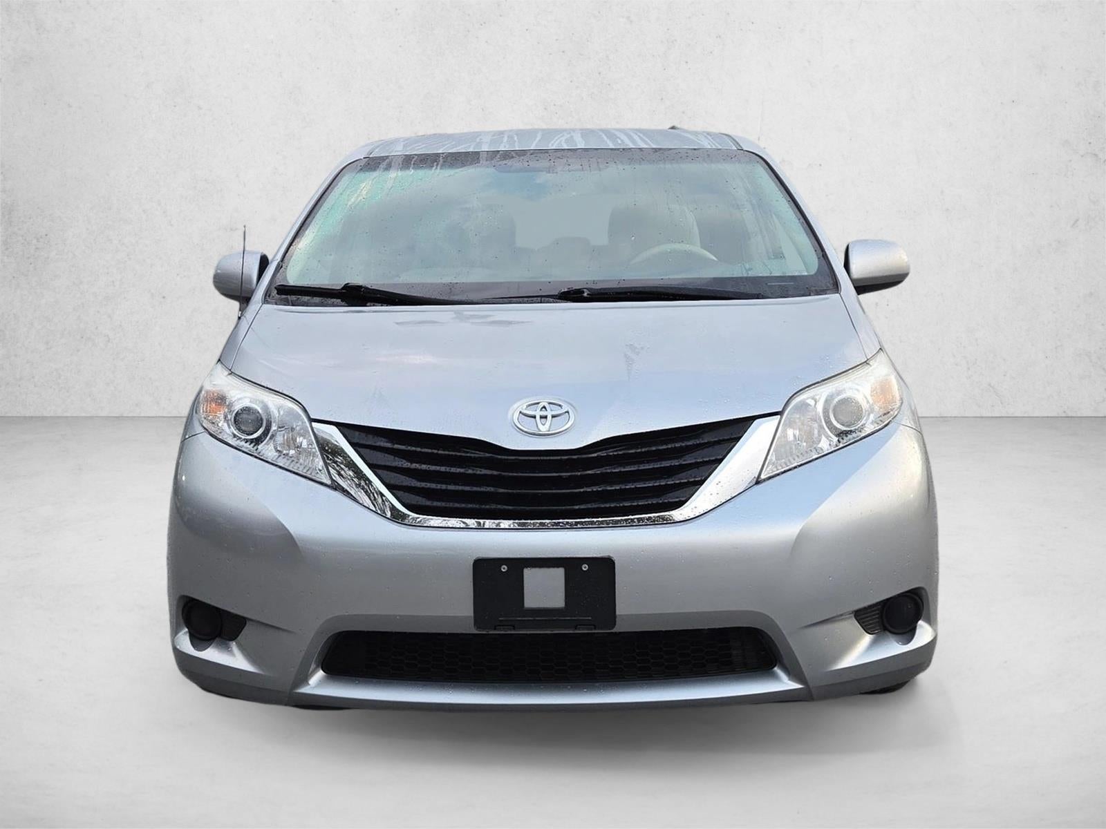 2011 Toyota Sienna 5dr 8-Pass Van V6 LE FWD (Natl)