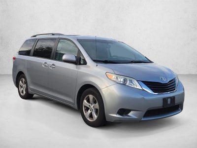 2011 Toyota Sienna 5dr 8-Pass Van V6 LE FWD (Natl)