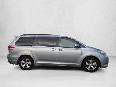 2011 Toyota Sienna 5dr 8-Pass Van V6 LE FWD (Natl)