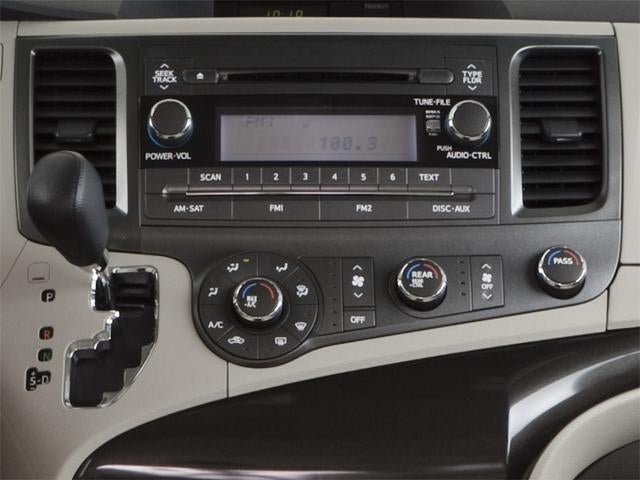 2011 Toyota Sienna 5dr 8-Pass Van V6 LE FWD (Natl)