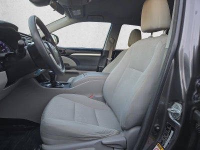 2018 Toyota Highlander LE I4 FWD (Natl)